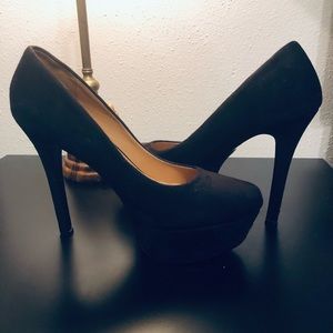 Black heels, size 10, 5-1/2 in heel